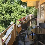 Maison Centre דירה שקודר